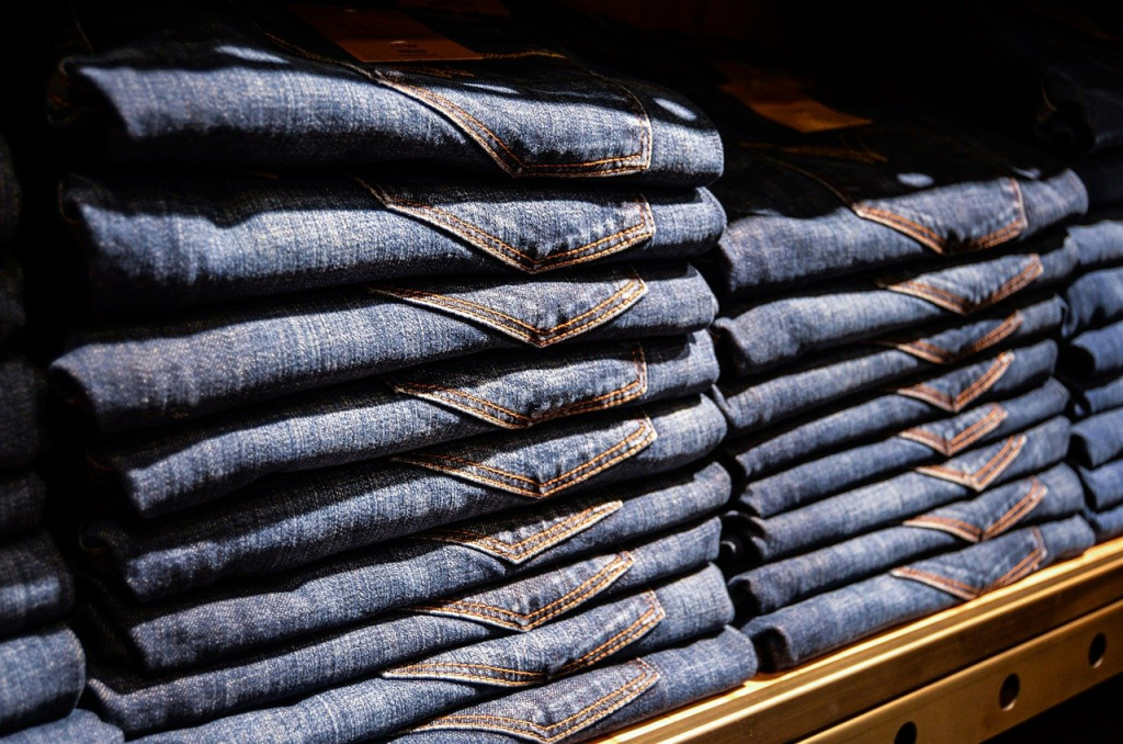 Moda jeans in Colombia. negozio di jeans