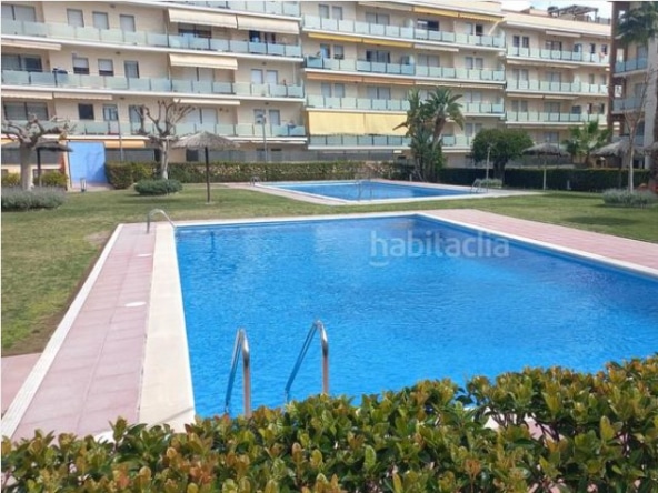 Swimming pool in urbanization. Flat on sale. 2 Rooms Lloret de Mar