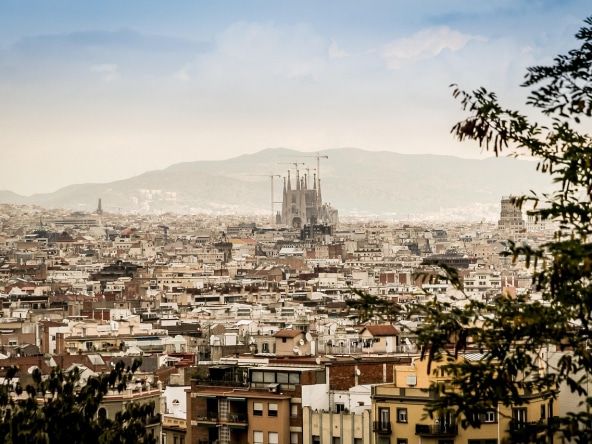 MARCH-ÉTIKA GBS: Услуги за недвижими имоти в Барселона