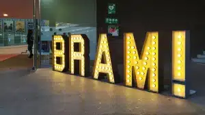 La última tendencia en eventos son las letras gigantes